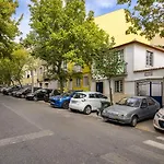Whome Urban Escape: 1-br W/mezzanine Near Campo Ourique Lisboa