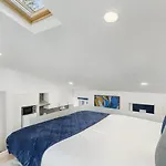 Whome Urban Escape: 1-br W/mezzanine Near Campo Ourique