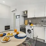 Whome Urban Escape: 1-br W/mezzanine Near Campo Ourique