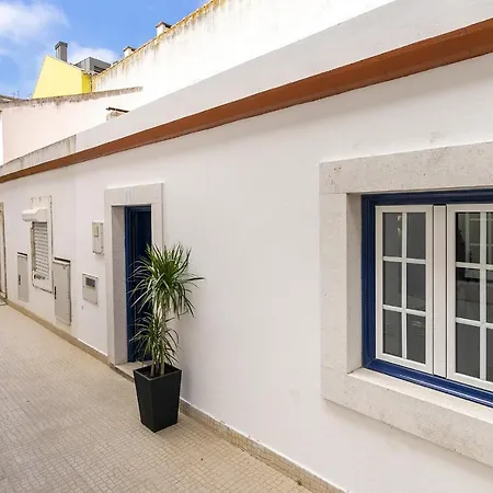 דירה Whome Urban Escape: 1-br W/mezzanine Near Campo Ourique