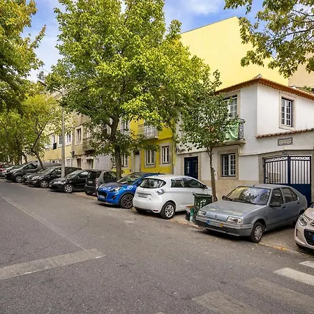 Whome Urban Escape: 1-br W/mezzanine Near Campo Ourique Lizbona