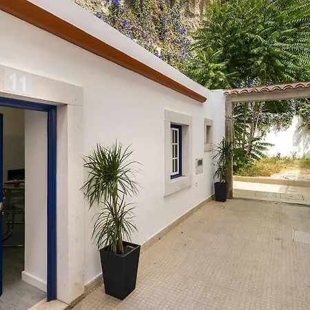 Whome Urban Escape: 1-br W/mezzanine Near Campo Ourique Апартаменты *