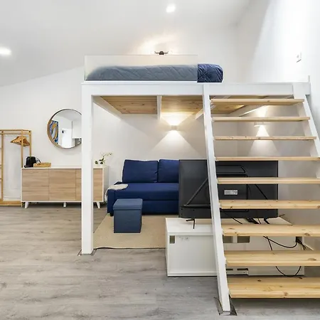 Апартаменты Whome Urban Escape: 1-br W/mezzanine Near Campo Ourique